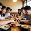 食事中のグループ